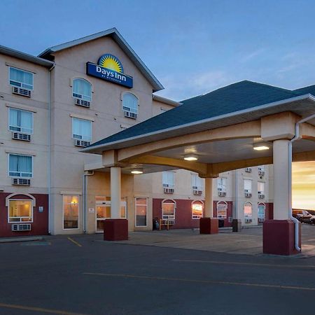 Days Inn By Wyndham דוסון קריק מראה חיצוני תמונה