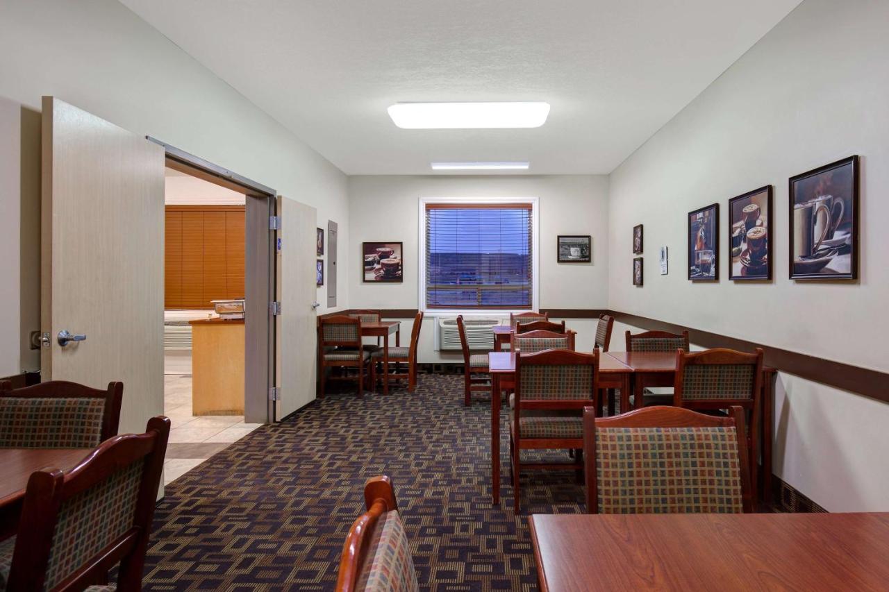 Days Inn By Wyndham דוסון קריק מראה חיצוני תמונה